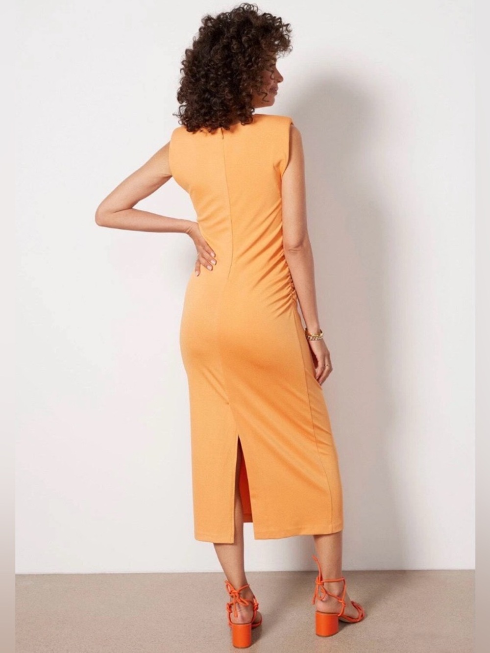 Evereve “Zoe” strong shoulder ruched midi dress, size small - Picture 4 of 10